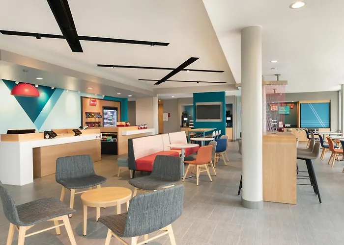 Dog Friendly Hotels in Oak Park