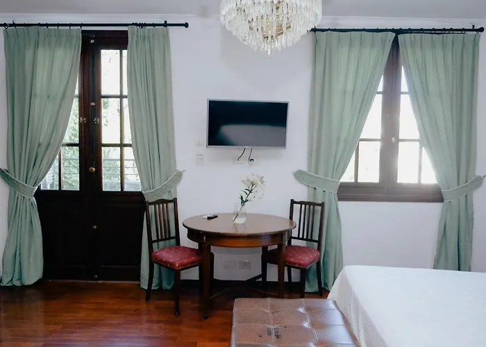 Dog Friendly Hotels in Tigre