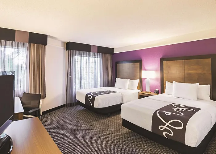 Dog Friendly Hotels in Fort Worth