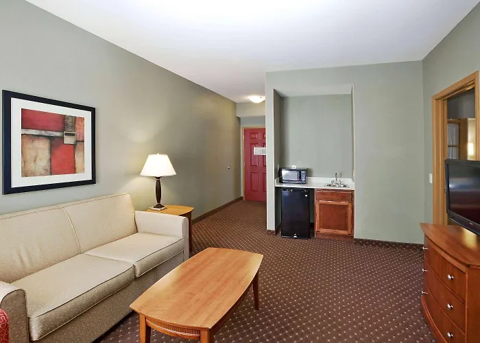 Dog Friendly Hotels in Olathe