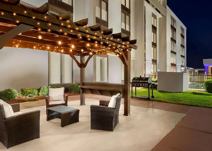 Dog Friendly Hotels in Ozark