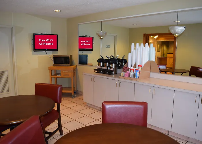 Dog Friendly Hotels in Boardman
