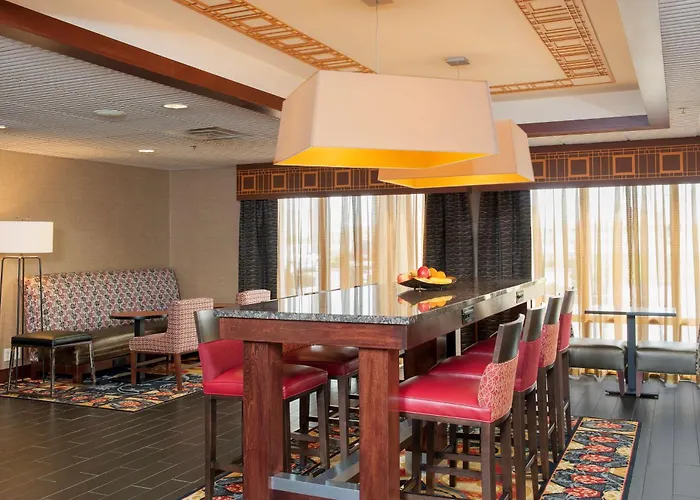 Dog Friendly Hotels in Seymour