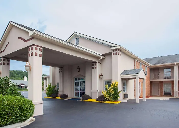 Dog Friendly Hotels in Covington