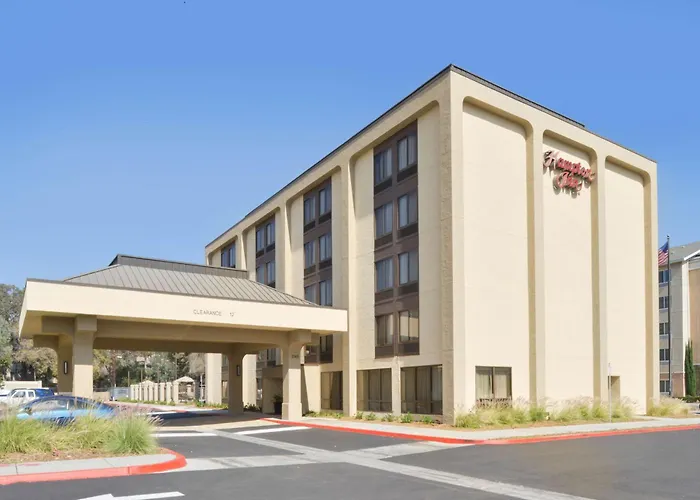 Dog Friendly Hotels in West Covina