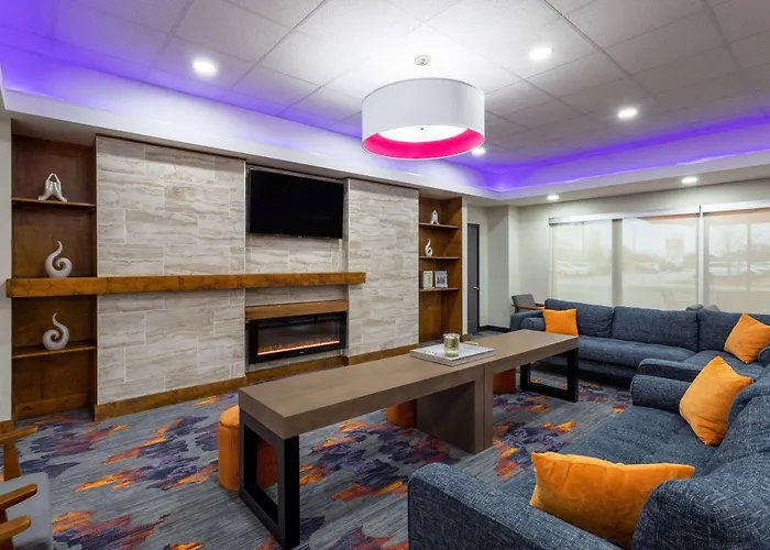 Dog Friendly Hotels in Evans
