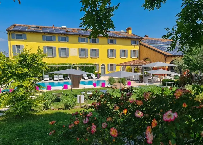 Dog Friendly Hotels in Valeggio sul Mincio