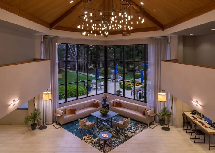 Dog Friendly Hotels in Walnut Creek