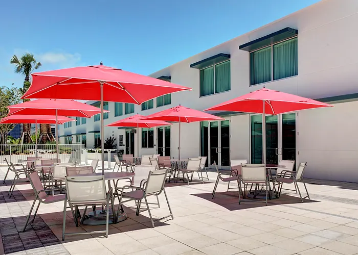Dog Friendly Hotels in Surfside