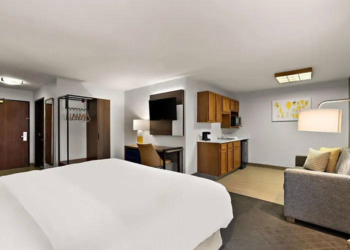 Dog Friendly Hotels in Fremont