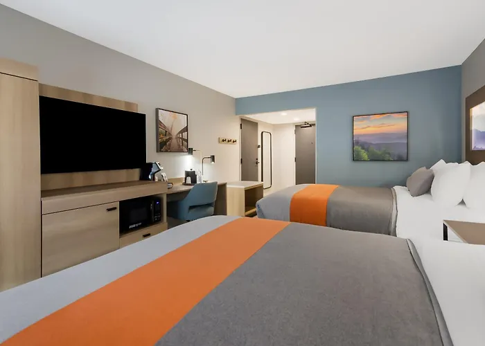 Dog Friendly Hotels in Linville Falls
