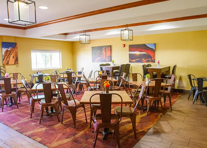 Dog Friendly Hotels in Green River