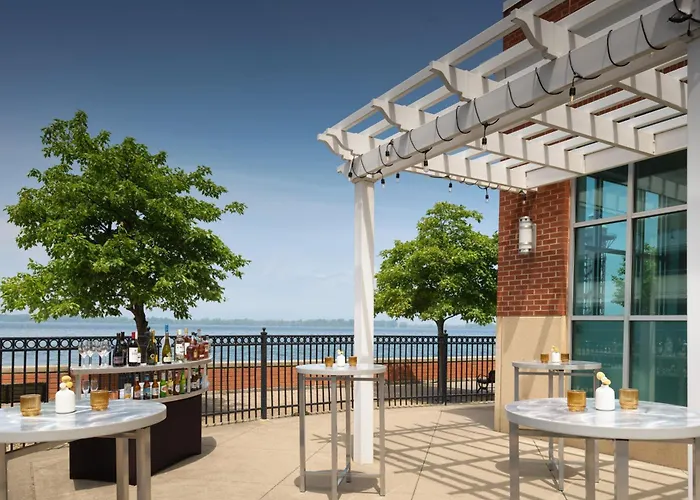 Dog Friendly Hotels in Erie