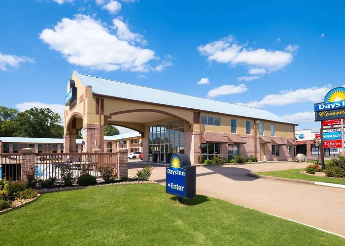Dog Friendly Hotels in Conway