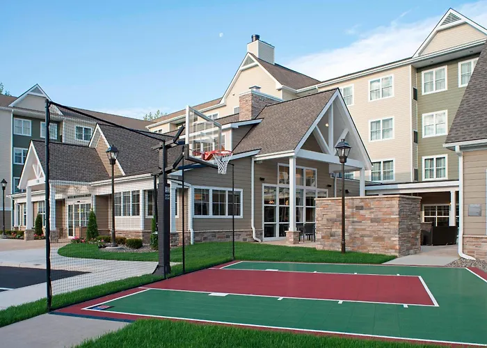 Dog Friendly Hotels in Clifton Park