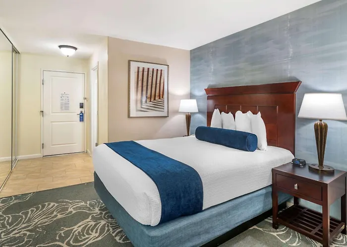 Dog Friendly Hotels in Carpinteria