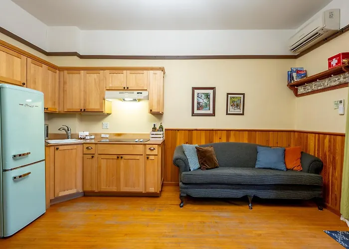 Dog Friendly Hotels in Nelson