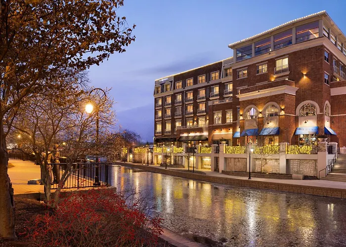 Dog Friendly Hotels in Naperville