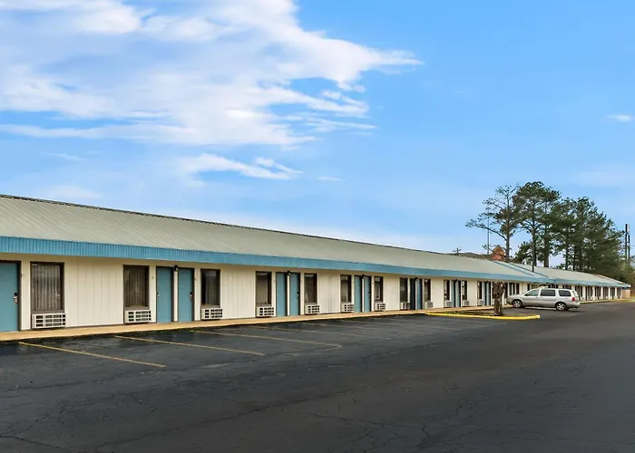 Dog Friendly Hotels in Brookhaven