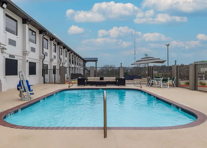 Dog Friendly Hotels in Brenham