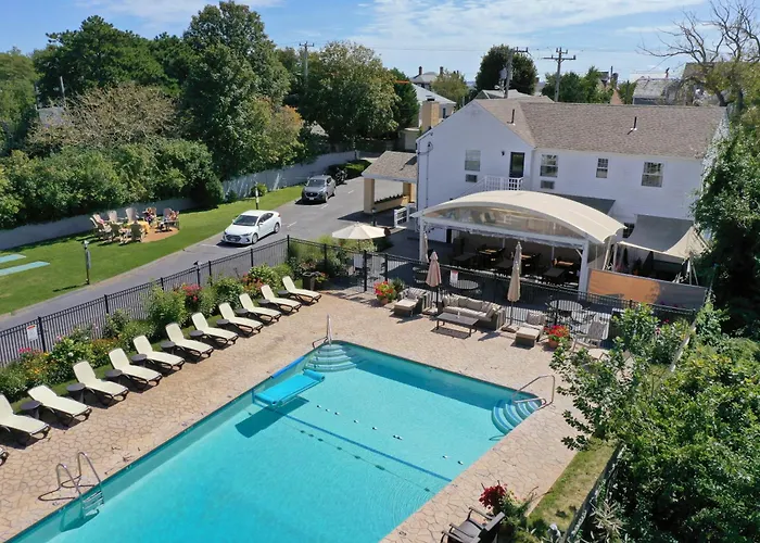 Dog Friendly Hotels in Eastham