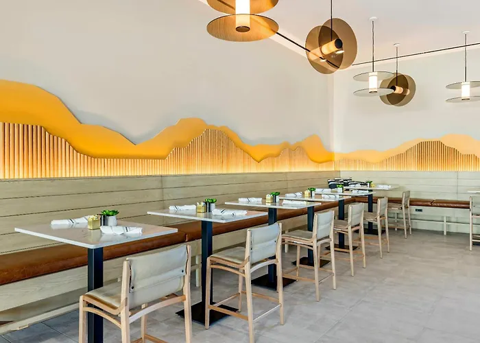 Dog Friendly Hotels in Burbank