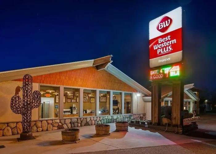 Dog Friendly Hotels in Lone Pine