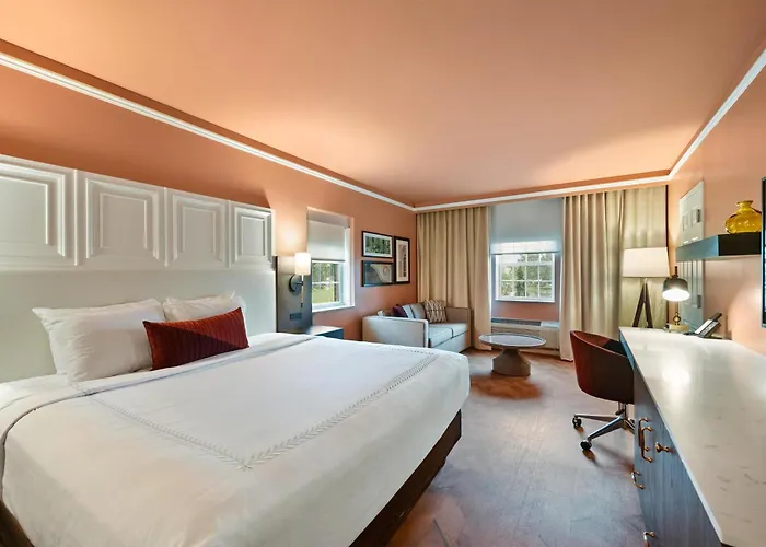 Dog Friendly Hotels in Lewisburg