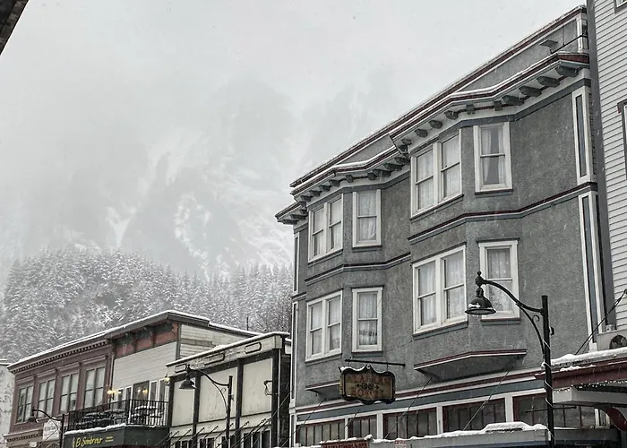 Dog Friendly Hotels in Juneau