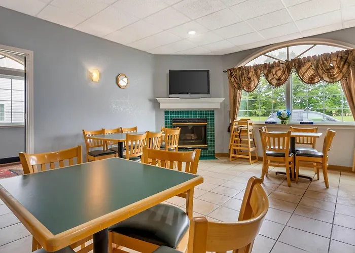 Dog Friendly Hotels in Mauston