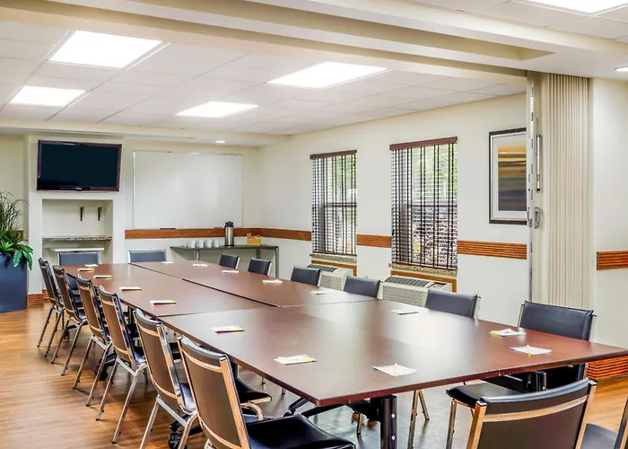 Dog Friendly Hotels in Sherwood Park