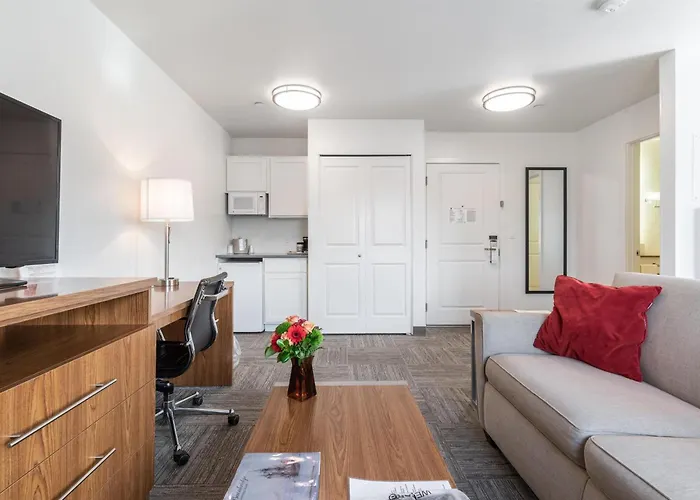 Dog Friendly Hotels in Bainbridge Island