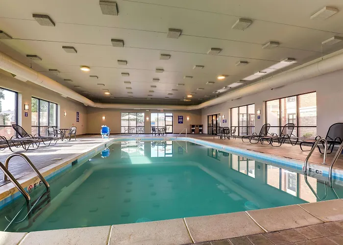 Dog Friendly Hotels in Saint Joseph
