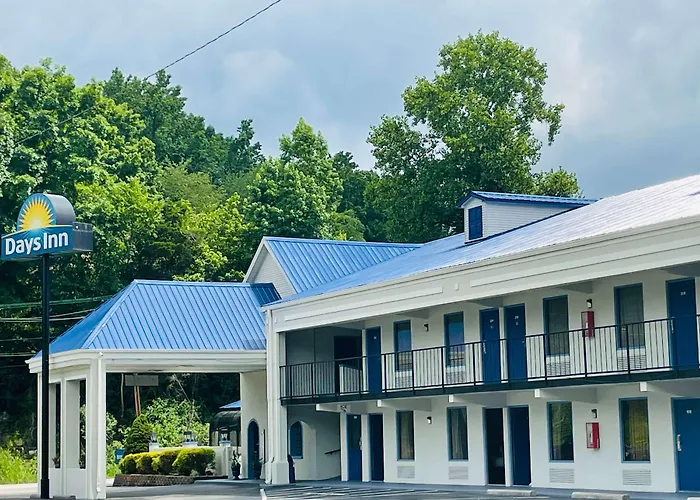 Dog Friendly Hotels in Harriman