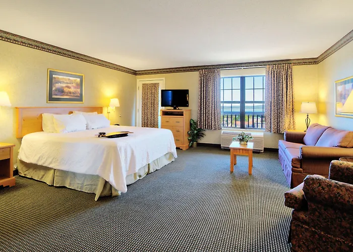 Dog Friendly Hotels in Petoskey