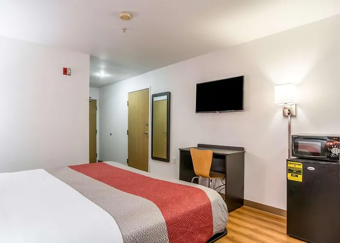 Dog Friendly Hotels in Meadville