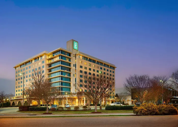 Dog Friendly Hotels in Hampton