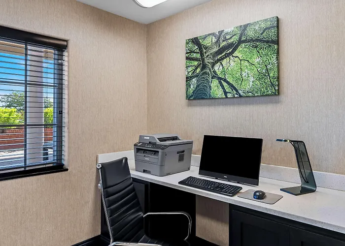 Dog Friendly Hotels in Pine Bluff