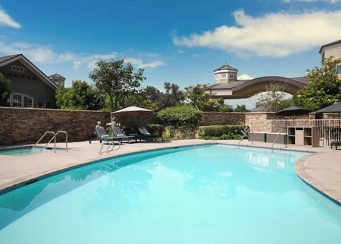 Dog Friendly Hotels in Carlsbad