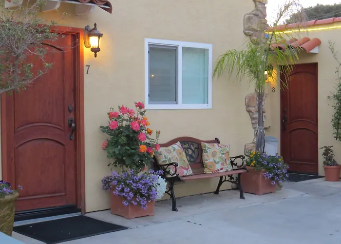 Dog Friendly Hotels in Encinitas