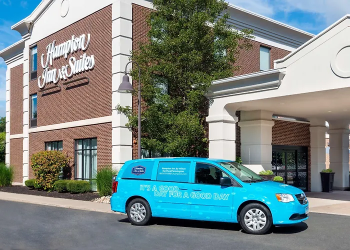 Dog Friendly Hotels in Farmington