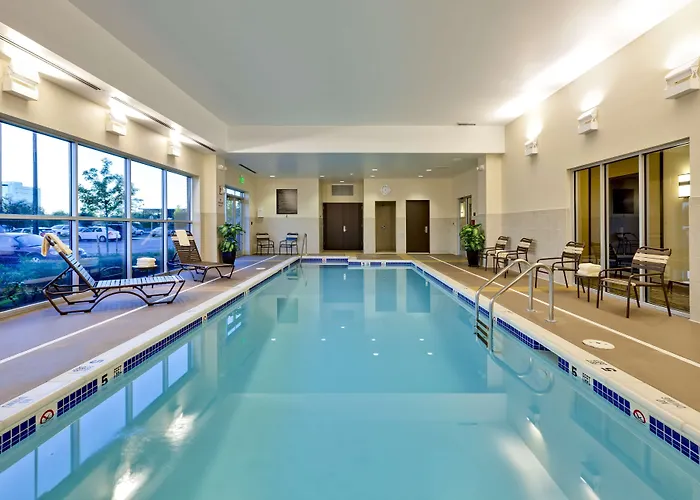 Dog Friendly Hotels in Garden City