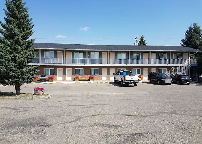 Dog Friendly Hotels in Waterton Park