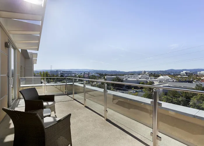 Dog Friendly Hotels in Foster City