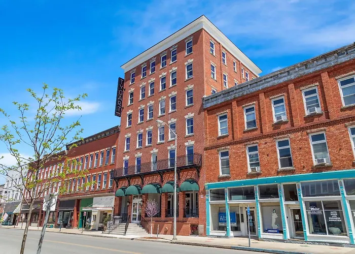 Dog Friendly Hotels in Elkins