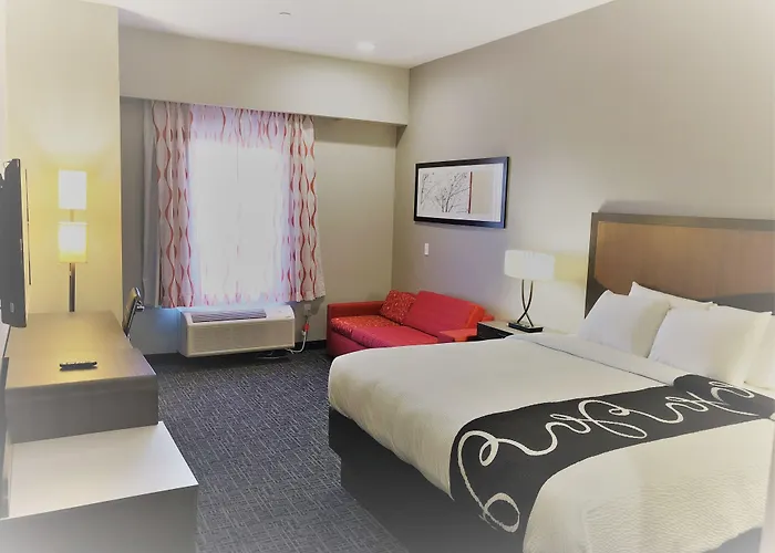 Dog Friendly Hotels in Glenpool