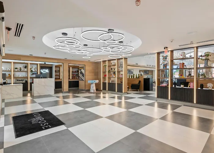 Dog Friendly Hotels in Cypress