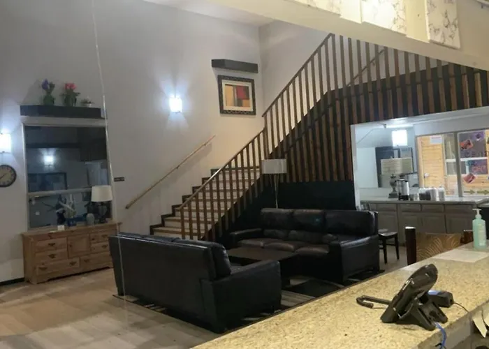 Dog Friendly Hotels in Greer
