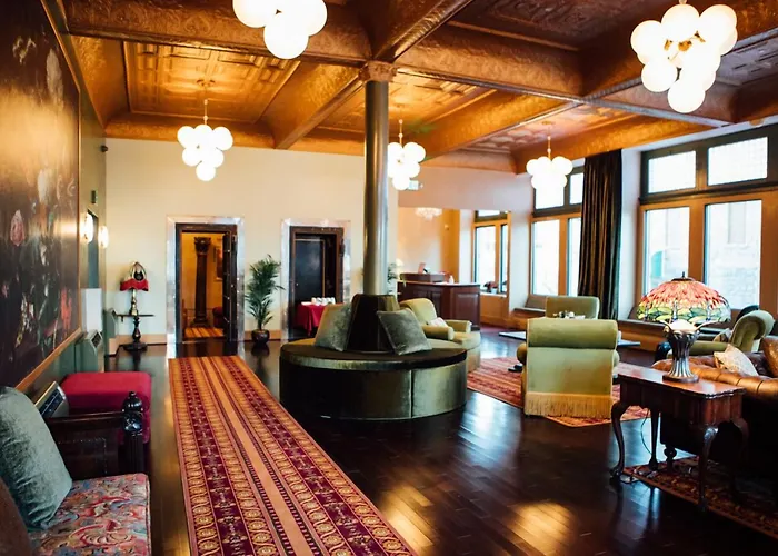 Dog Friendly Hotels in Tonopah