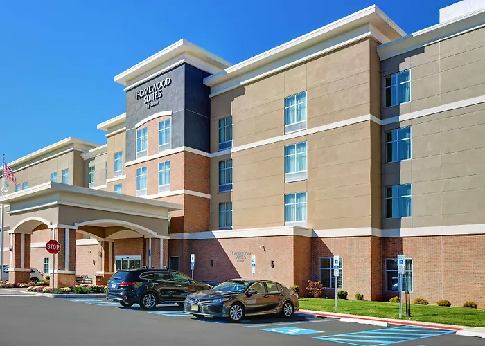 Dog Friendly Hotels in Edison